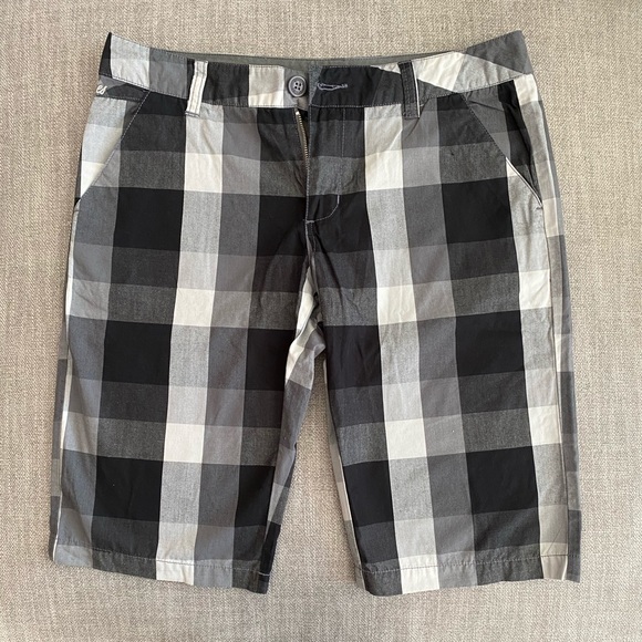 Etnies Bermuda Style Shorts - Picture 1 of 2